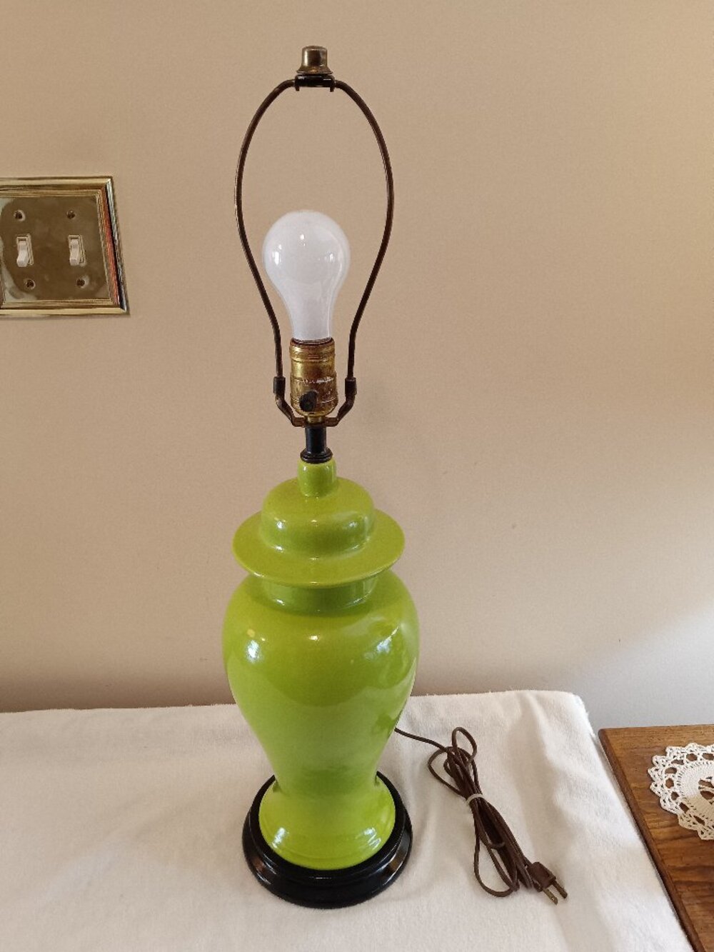 Vintage Lime/Apple Green Ceramic Table Lamp